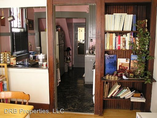 2nd image of 401 Washburn Pl