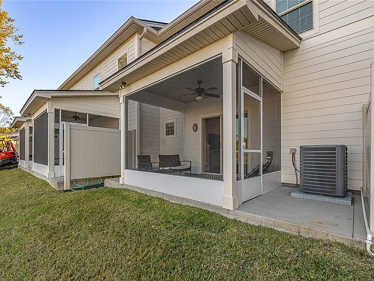 505 Mariners Cir — Photo 24