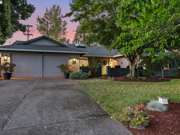 14705 NW Ridgetop Ct, Beaverton, OR 97006