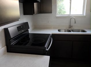 433 Perrie Dr APT 101, Elk Grove Village, IL 60007