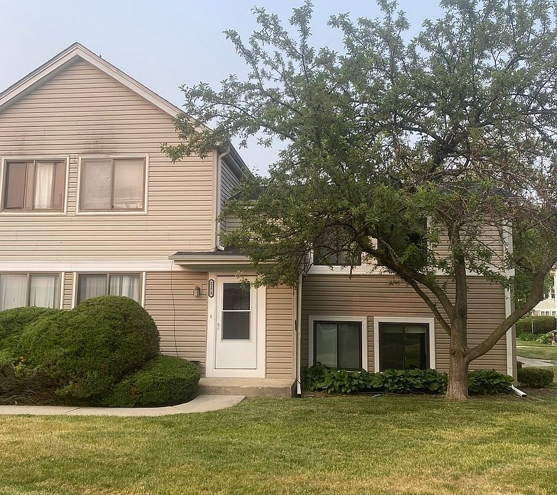 1st image of 2172 N Oakbrook Cir