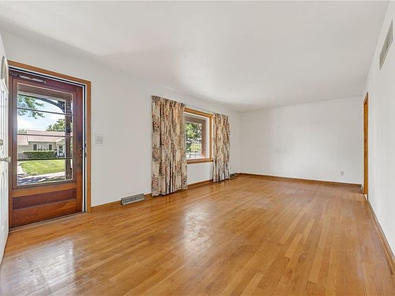 5th image of 3514 Kimball Ave