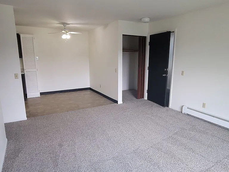 Elkhorn Village Apartments | 1 & 2 Bedroom Apartments in Elkhorn, WI Heat Included — Photo 44