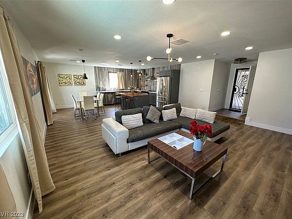 5th image of 6488 Creston Ave
