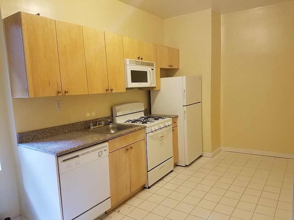 2nd image of 600 W 163rd St APT 28