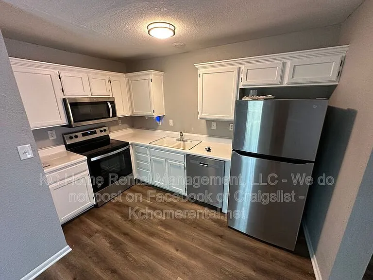 503 SW 4th St — Photo 3