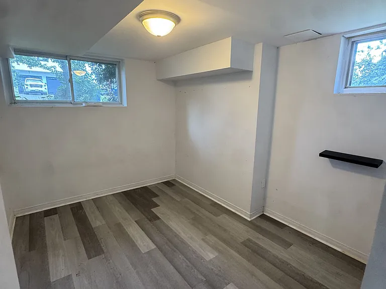 51 Windsor Dr — Photo 13