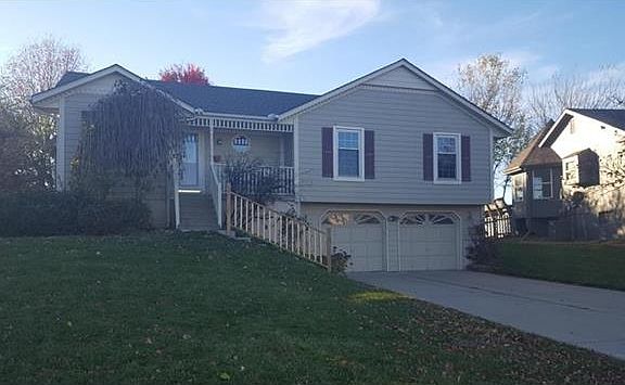 3rd image of 1104 SE Talonia Dr