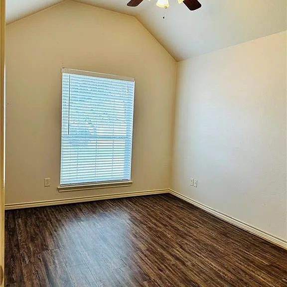 914 Crystal Dove Ave — Photo 8