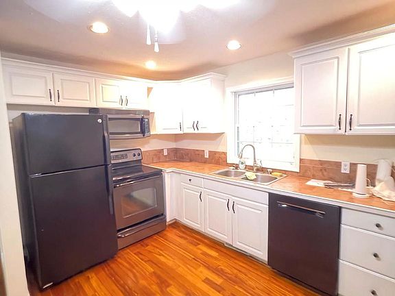 3rd image of 345 Woodland Ave