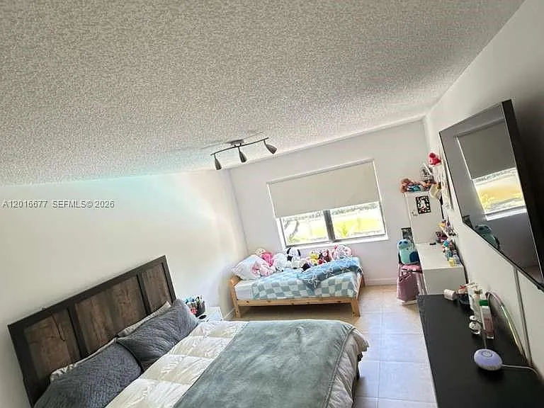 8290 Lake Dr #325 — Photo 10