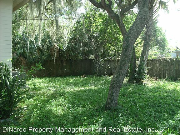 2nd image of 1161 Hillcrest Dr