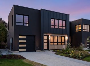 1968 Kings Rd, Saanich, BC V8R2P3