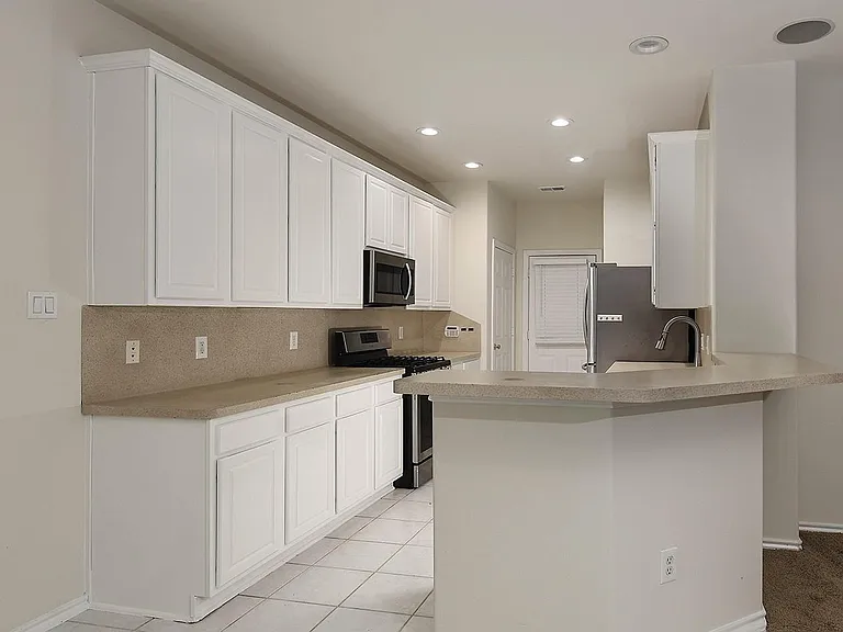 102 Blue Creek Ct — Photo 7