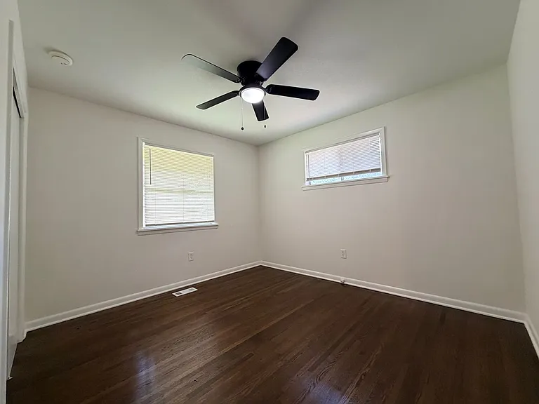 4700 N Vine St — Photo 10