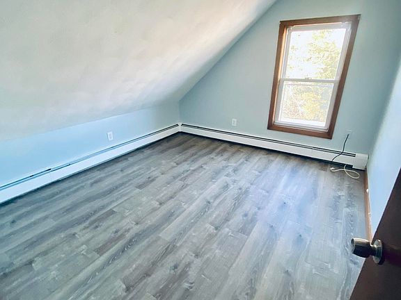 4th image of 263 Bourne Ave APT 3