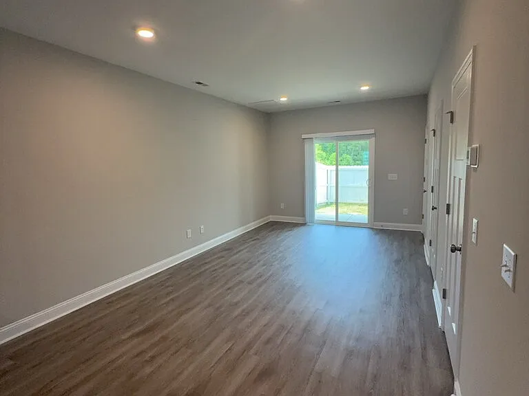 623 Jacks Crossing Dr — Photo 2