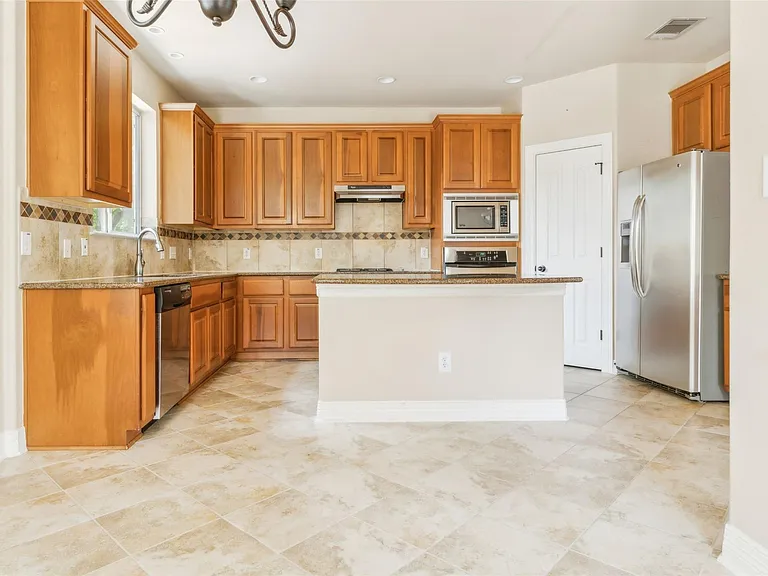 15528 Interlachen Dr — Photo 25
