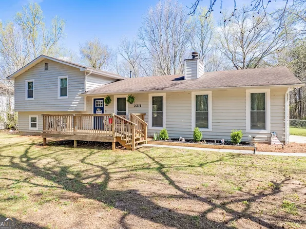 2211 Sharpsburg McCullum Rd, Newnan, GA 30265