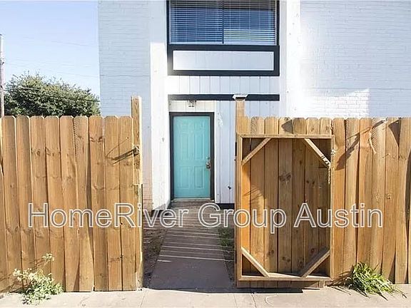 2nd image of 1911 Hearthstone Dr APT 2