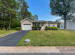 2 Falmouth Ave, Manchester Township, NJ 08759