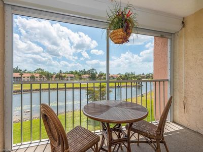 300 Forest Lakes Blvd APT 302, Naples, FL, 34105