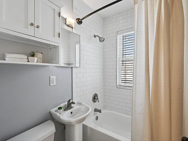 2199 Oakwood Dr — Photo 15