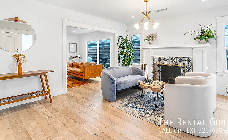 1154 N Alexandria Ave — Photo 1