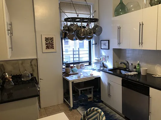 Rented by Compass | media 30