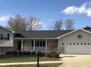 319 Croell Dr, New Hampton, IA