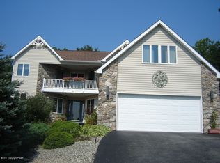 541 Eagle Dr, East Stroudsburg, PA 18302