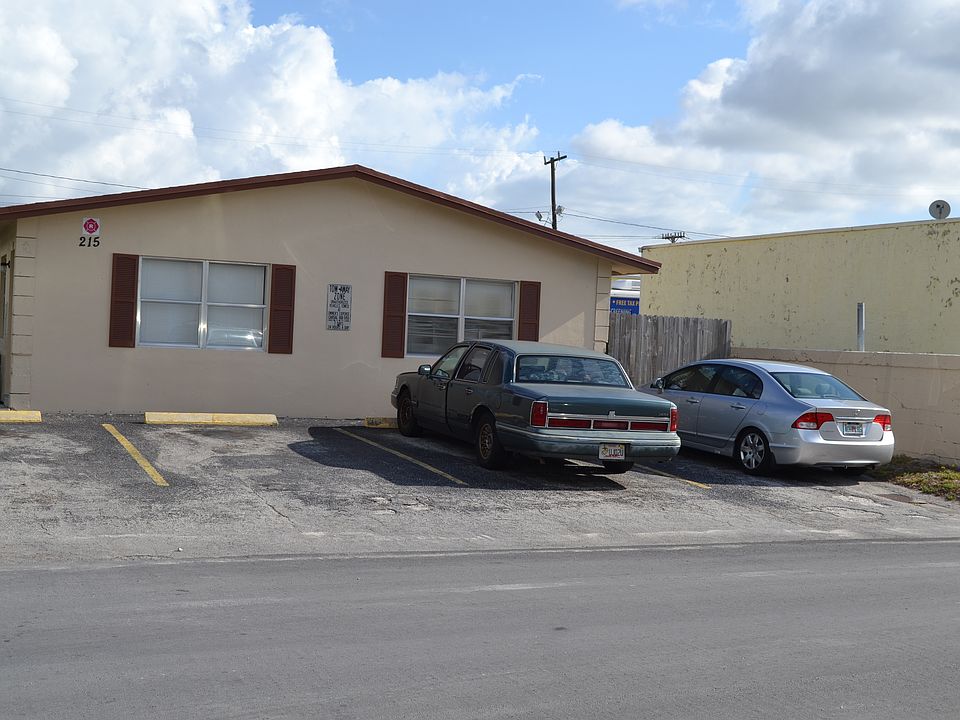 1st image of 215 Sw 16th Street #1-4