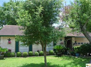 305 Kenwood Cir, Seguin, TX 78155