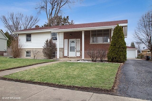 1st image of 511 Forest Preserve Dr