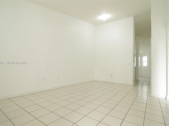 2nd image of 1568 SE 26th St Unit 206