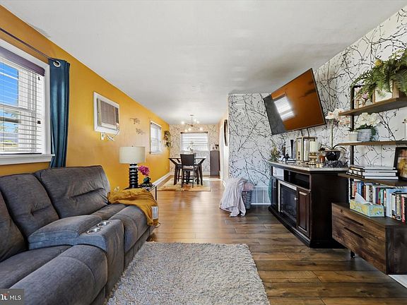 4th image of 1801 Cricket Ln