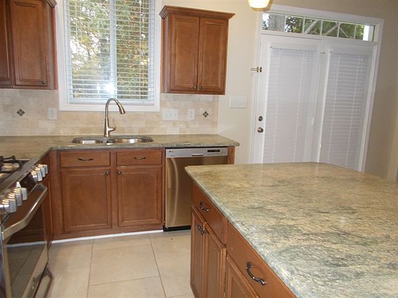 3rd image of 1505 Bucklebury Ct