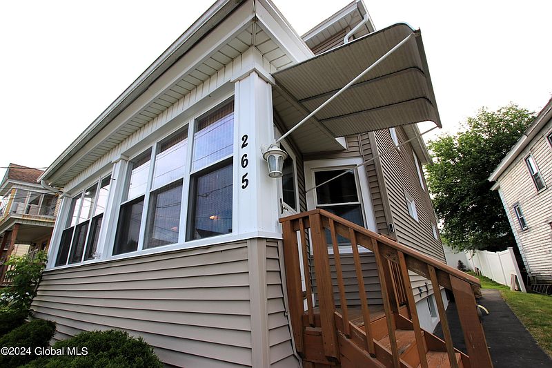 2nd image of 265 Vrooman Avenue