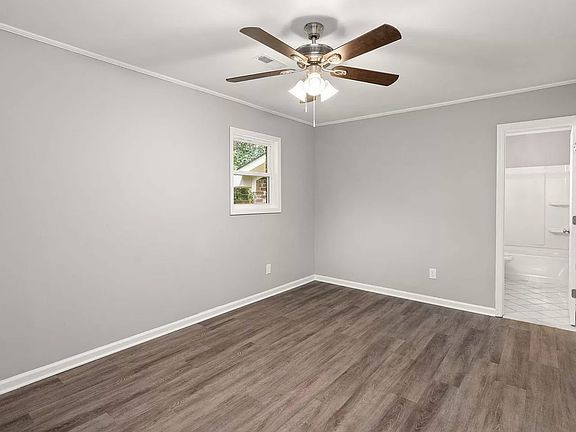 2nd image of 426 Longleaf Dr