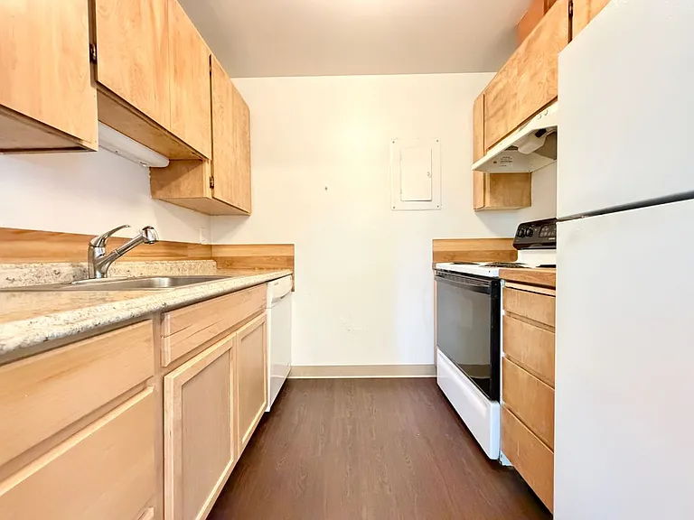 10525 Midvale Ave N #301 — Photo 6