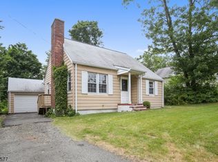 131 W Hanover Ave, Morris Plains, NJ 07950