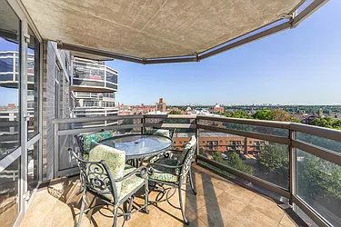 Sold by Daniel Saat, LREB