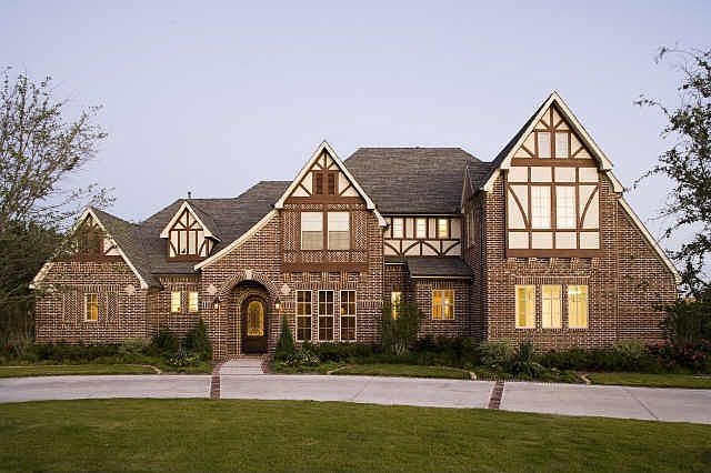 1st image of 5609 S Woodcreek Cir