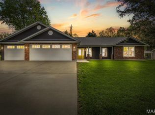 934 Timberline Dr, Farmington, MO 63640