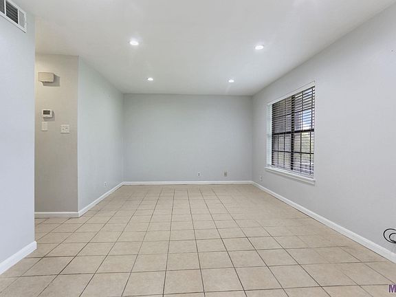 3rd image of 2452 Shadowbrook Dr