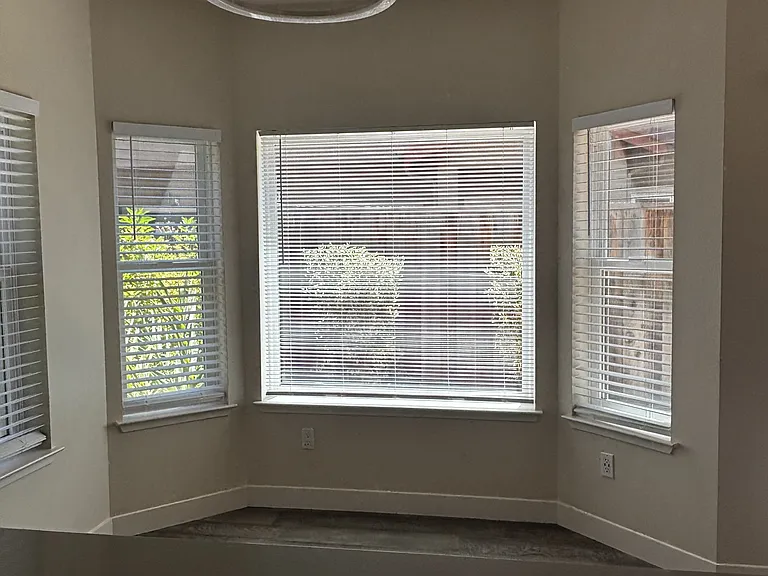 840 Civic Center Dr — Photo 13