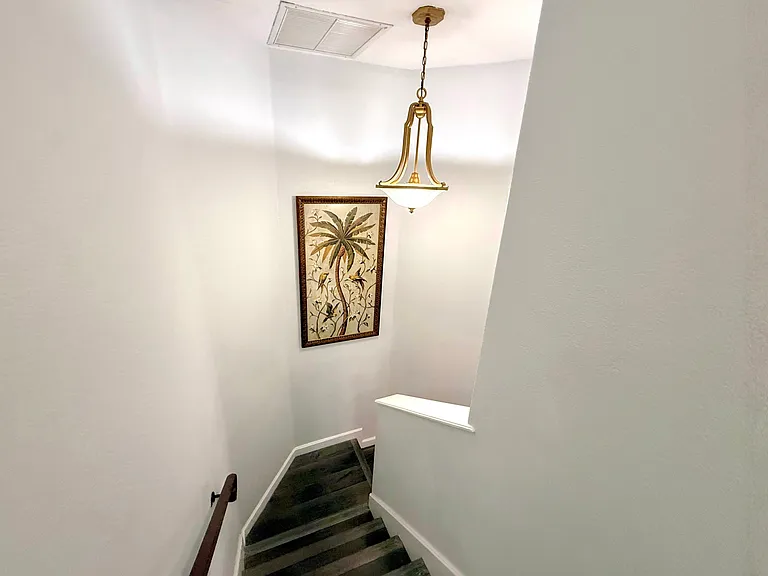 606 E Livingston St — Photo 22