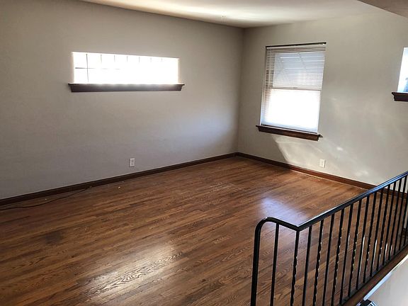 4th image of 4616 Jamieson Ave Floor 2