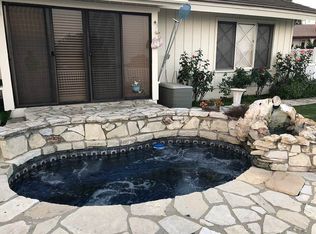 5 Roundup Rd, Rolling Hills, CA 90274