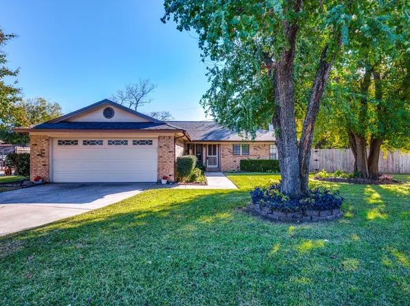 7004 Santiago Ct, Fort Worth, TX 76180